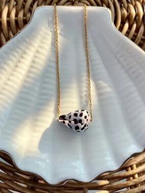 Gold Chain Necklace with White and Black Speckled Shell Pendant